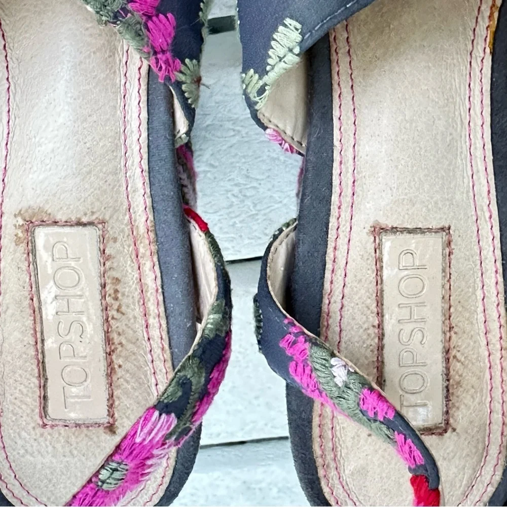 Topshop Reena embroidered gray & pink sandals w/ankle ties - size 39 (8.5)